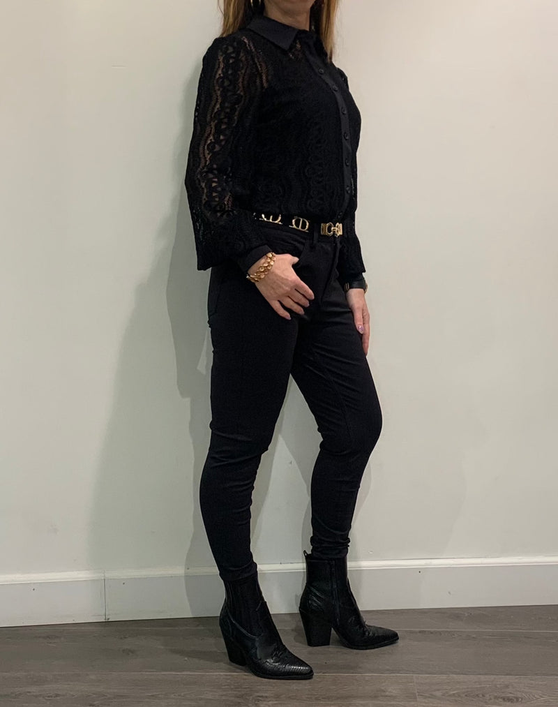 zwarte blouse 202352 mi piace